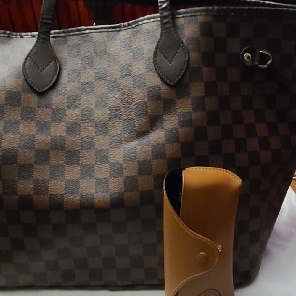 LOUIS VUITTON NEVER FULL BLACK AND BROWN
